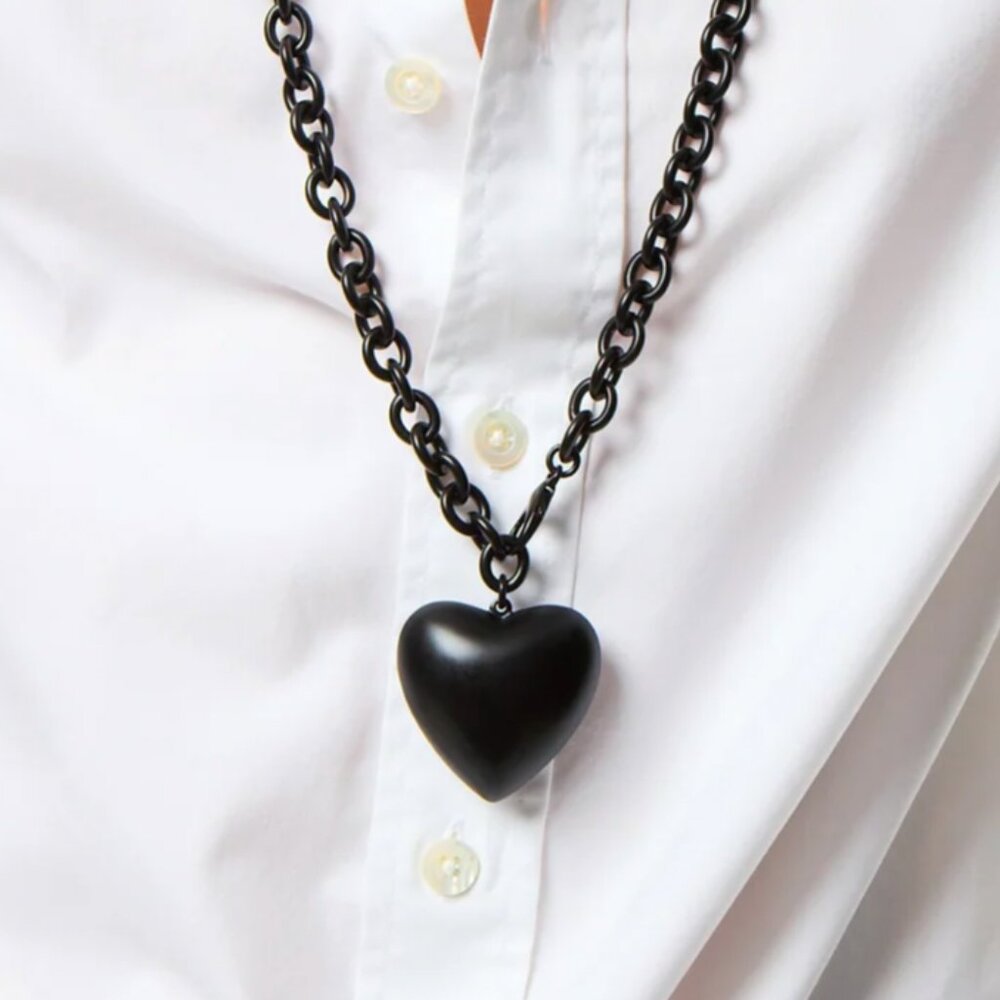 Roxanne Assoulin The Puffy Heart Necklace Black Noir - Picture 2 of 4